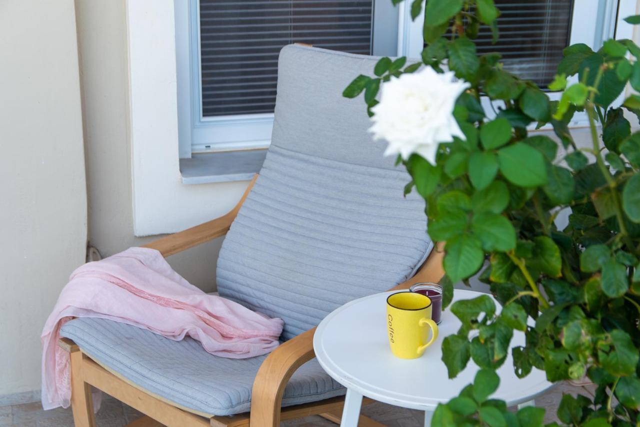 Yelayellow House Near To Airport, Rafina Port And Metropolitan Expo Artemida  Esterno foto
