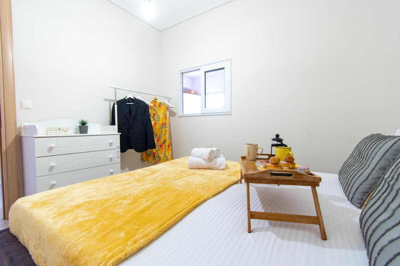 Yelayellow House Near To Airport, Rafina Port And Metropolitan Expo Artemida  Esterno foto